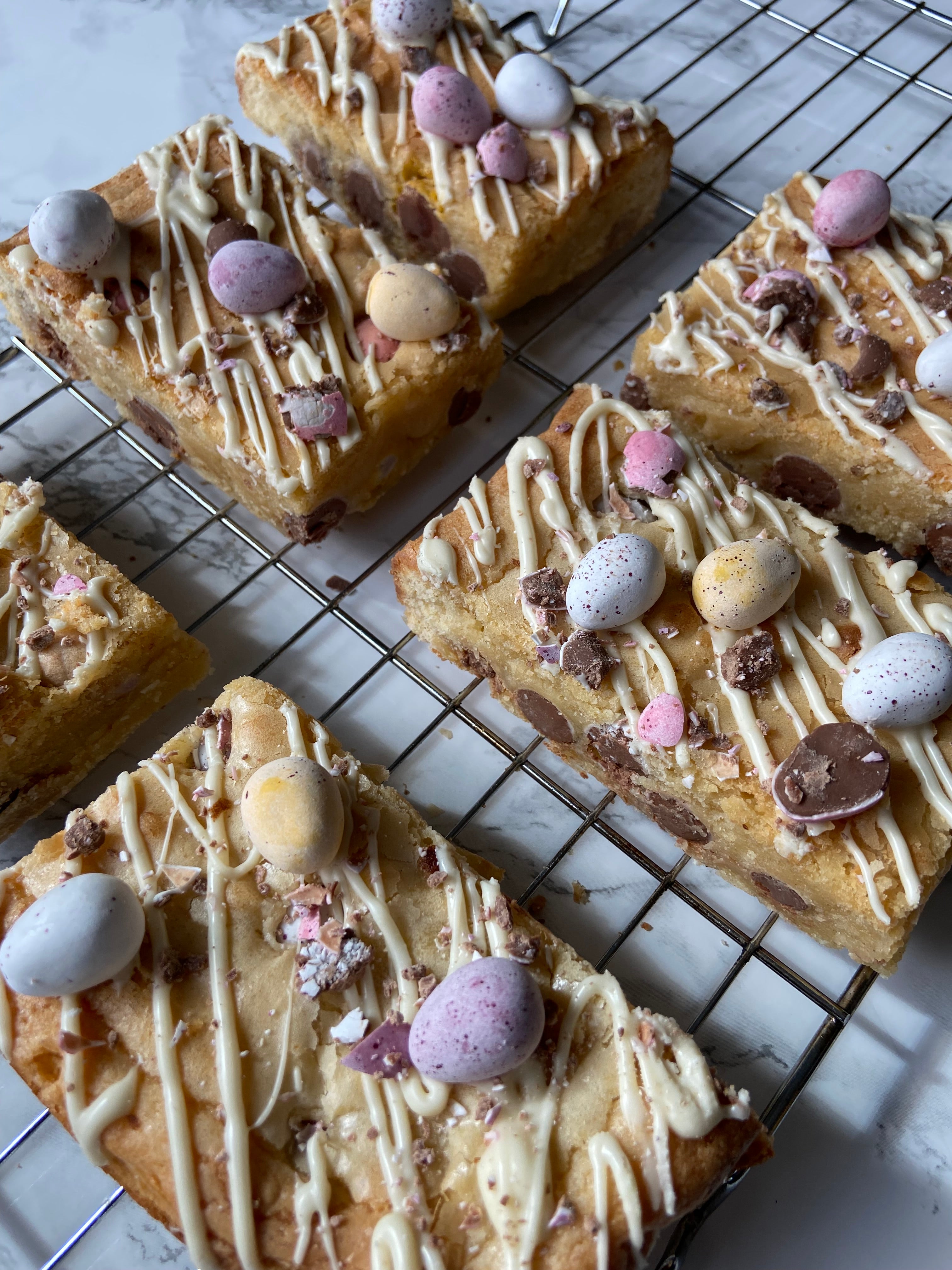 Mini Egg Blondie