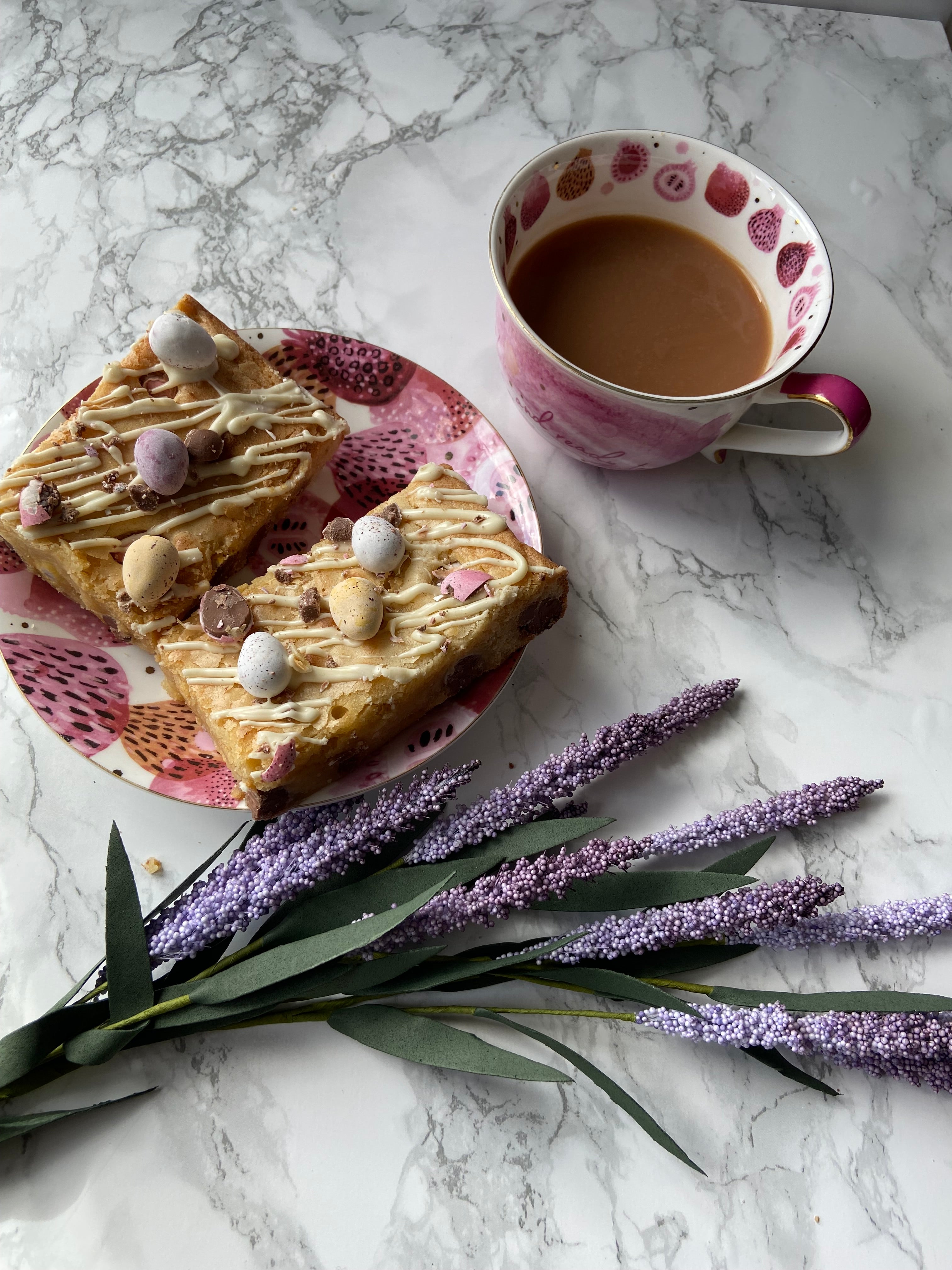 Mini Egg Blondie