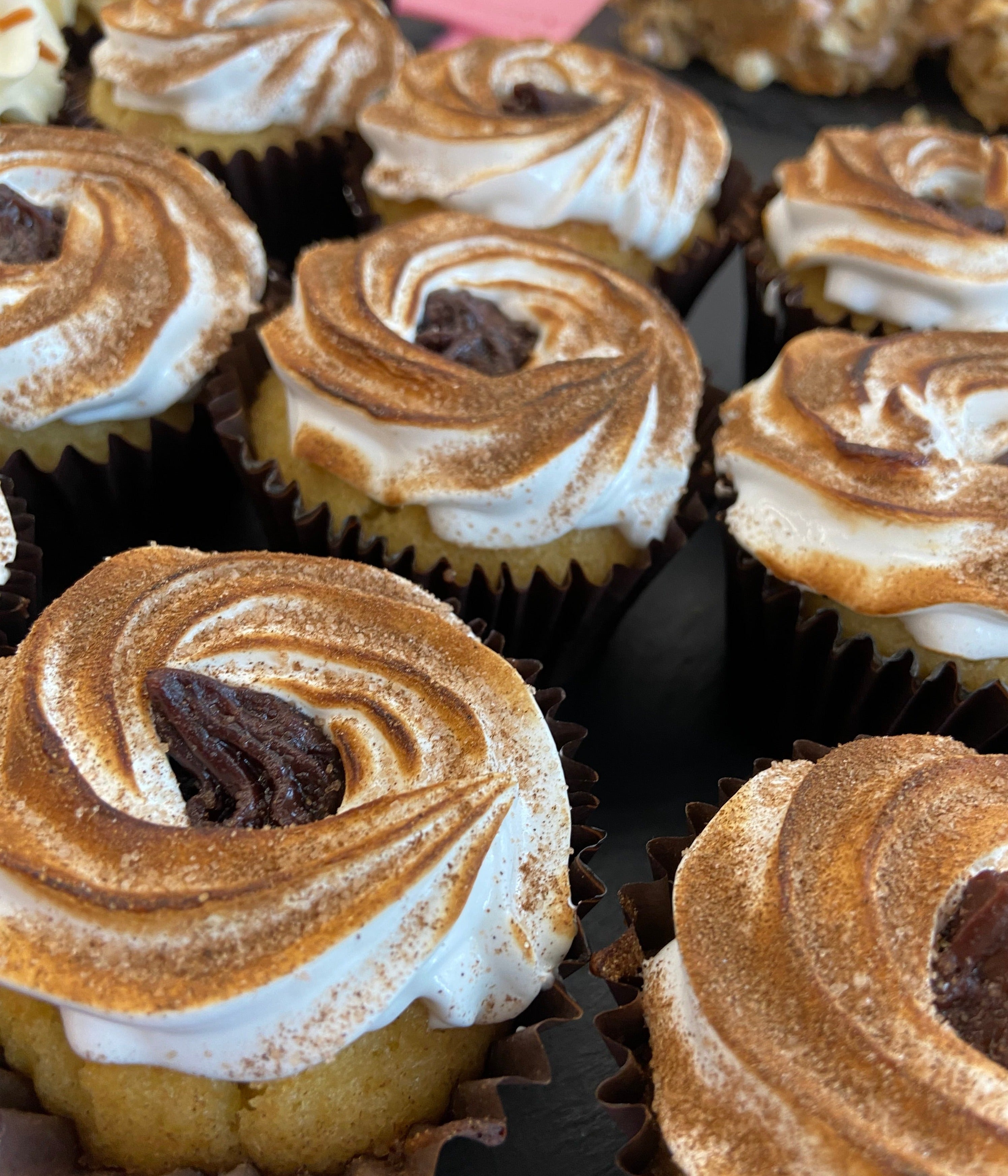 Nutella Meringue Vanilla Cupcake