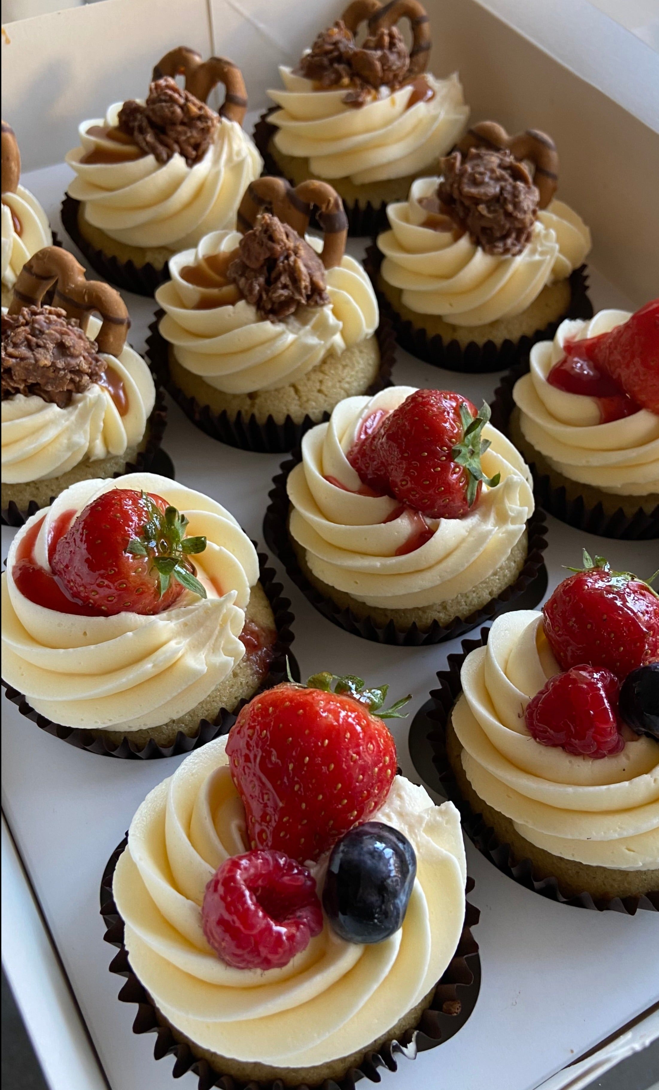 Box of Assorted Cupcakes ( Collection Only)