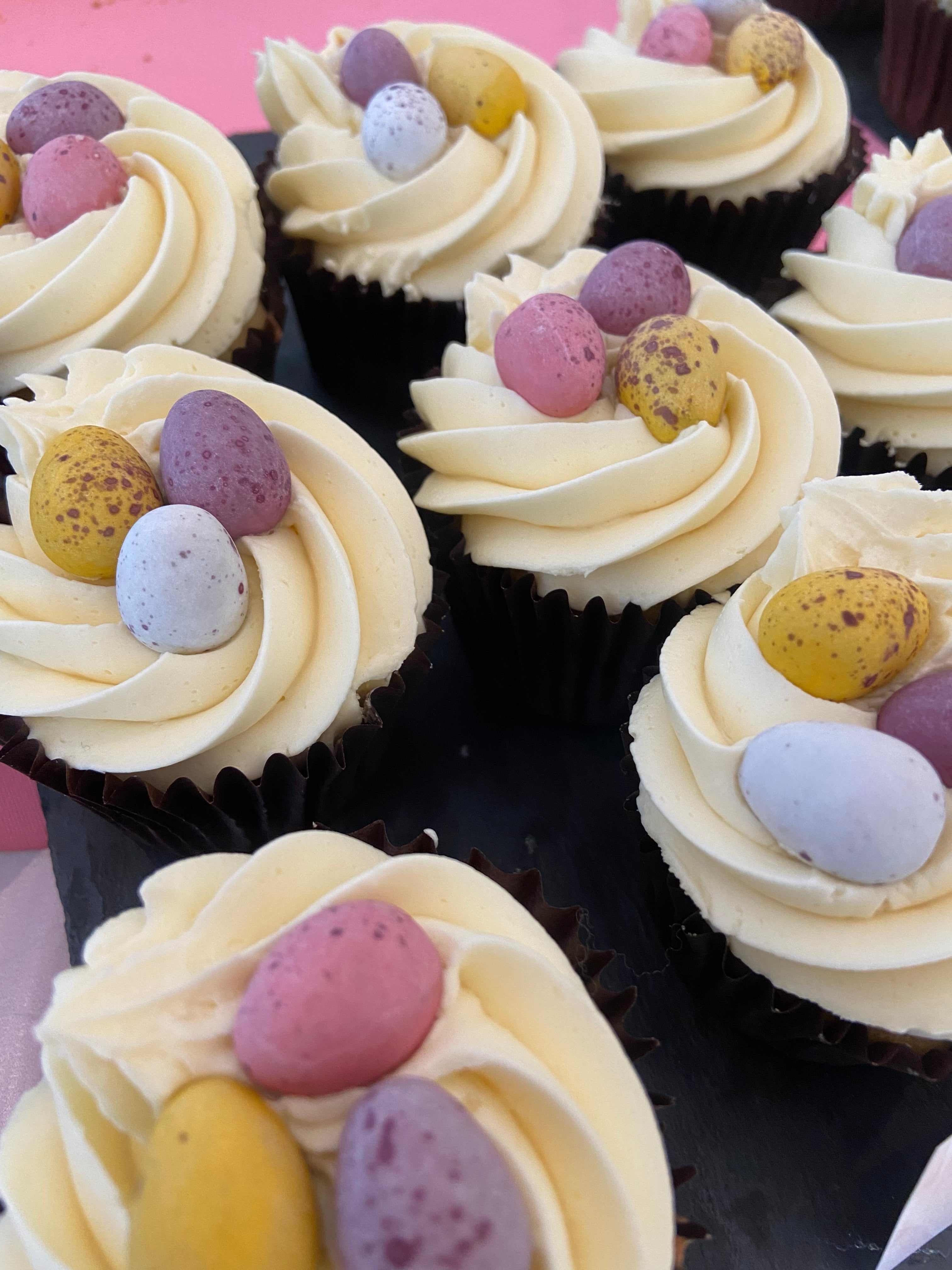 Mini Egg Vanilla/Chocolate Flavoured Cupcakes